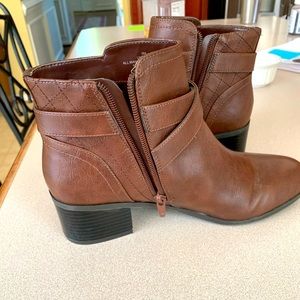 Brown Booties Size 9. Barely worn. Great condition.